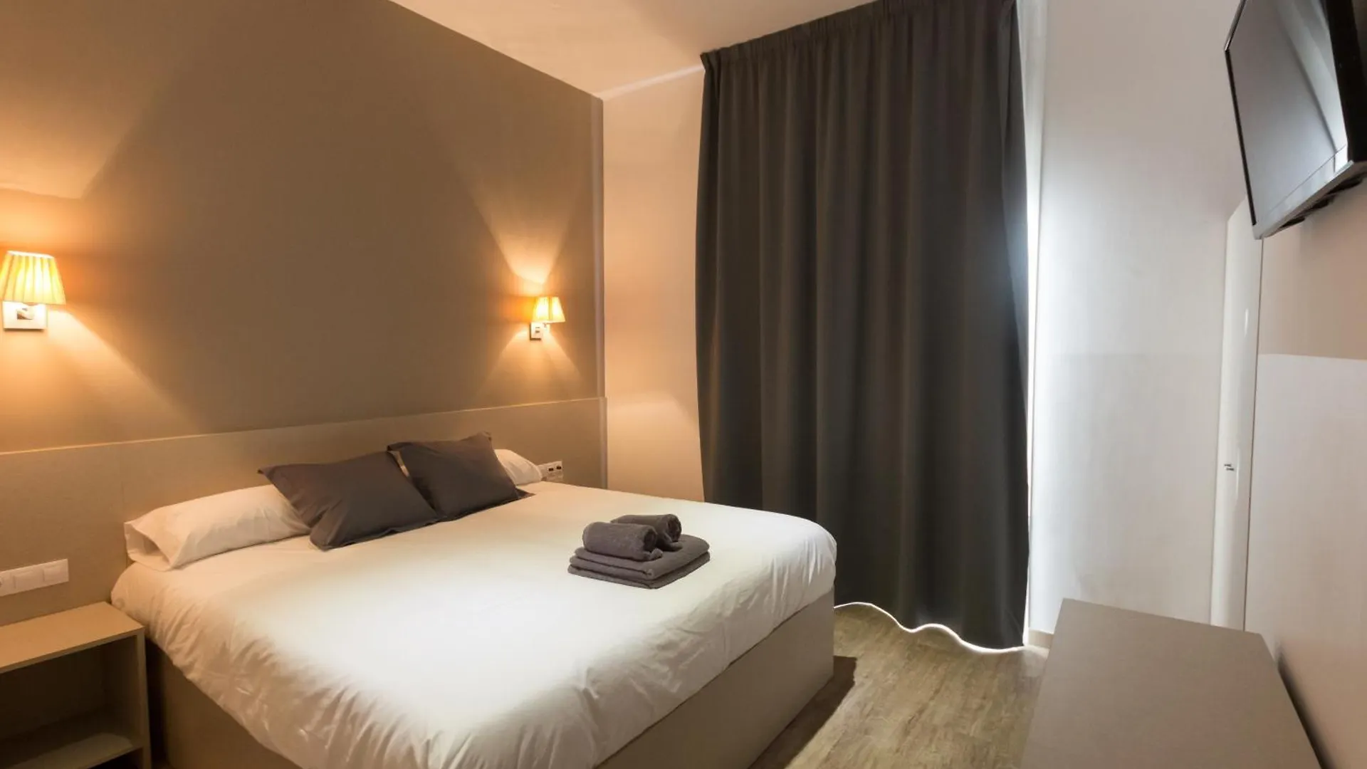 *** Konukevi Hostalin Barcelona Passeig De Gracia İspanya